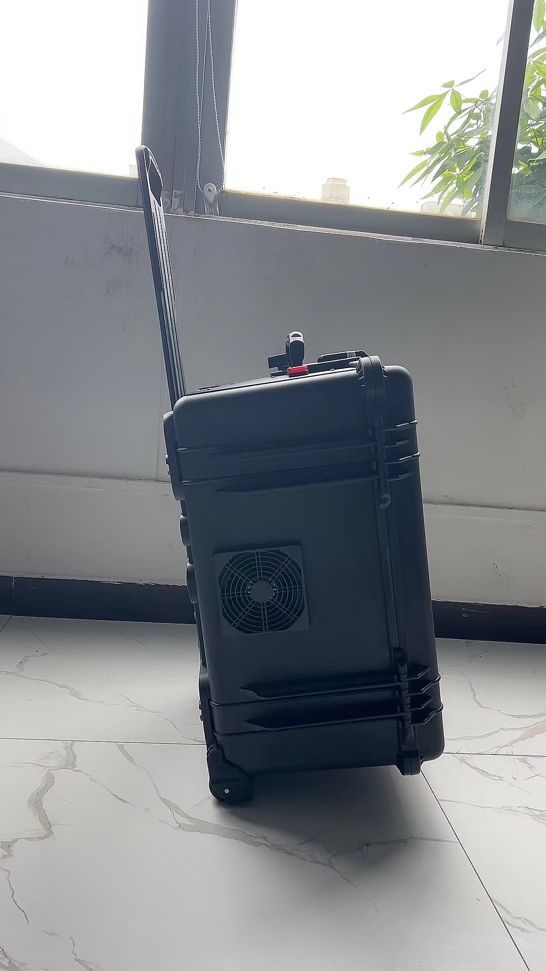 双鸭山手拉箱型移动通信干扰器